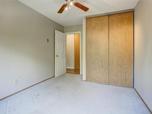 302-110 Skaha Place, Penticton, BC - Indoor Photo Showing Other Room