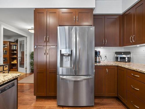 114-600 Sarsons Road, Kelowna, BC - Indoor Photo Showing Kitchen