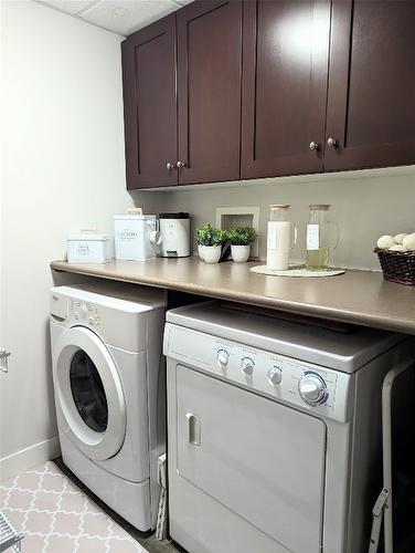 114-600 Sarsons Road, Kelowna, BC - Indoor Photo Showing Laundry Room