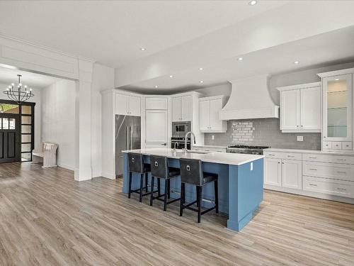 616 Denali Drive, Kelowna, BC - Indoor Photo Showing Kitchen With Upgraded Kitchen