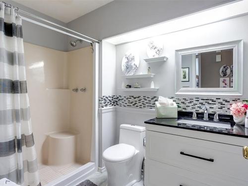 490-1255 Raymer Avenue, Kelowna, BC - Indoor Photo Showing Bathroom