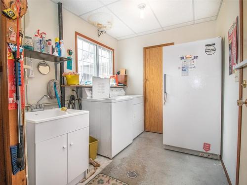 3515 Scott Road, Kelowna, BC - Indoor Photo Showing Laundry Room