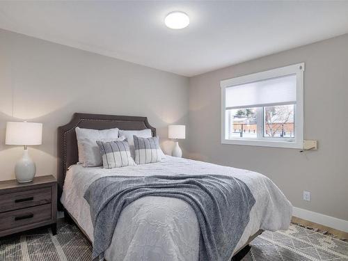 1009 Hudson Road, West Kelowna, BC - Indoor Photo Showing Bedroom
