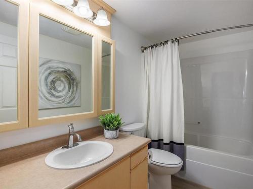 1009 Hudson Road, West Kelowna, BC - Indoor Photo Showing Bathroom
