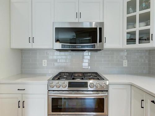 115-665 Cook Road, Kelowna, BC - Indoor Photo Showing Kitchen With Upgraded Kitchen