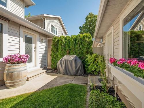115-665 Cook Road, Kelowna, BC - Outdoor With Exterior