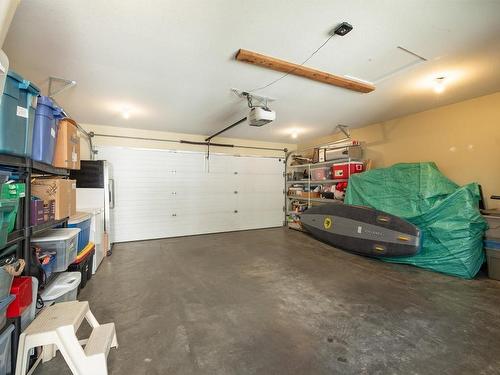 115-665 Cook Road, Kelowna, BC - Indoor Photo Showing Garage
