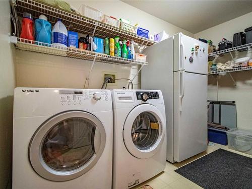 124-3595 Skaha Lake Road, Penticton, BC - Indoor Photo Showing Laundry Room