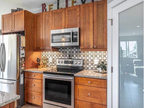 13234 Apex Crescent, Lake Country, BC - Indoor Photo Showing Kitchen