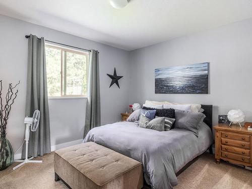 13234 Apex Crescent, Lake Country, BC - Indoor Photo Showing Bedroom