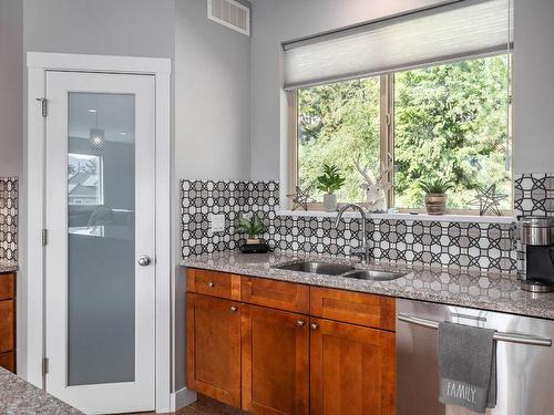 13234 Apex Crescent, Lake Country, BC - Indoor Photo Showing Kitchen With Double Sink