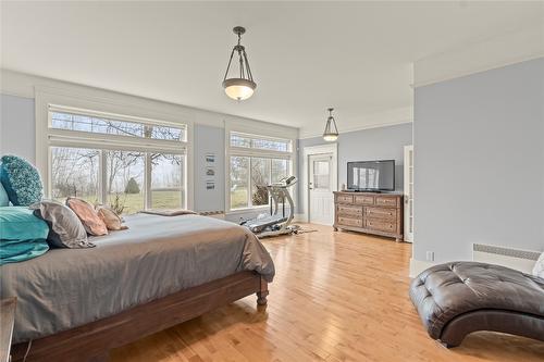 70 Waterside Road, Enderby, BC - Indoor Photo Showing Bedroom