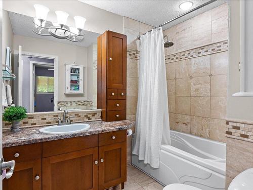 3532 Barney Road, West Kelowna, BC - Indoor Photo Showing Bathroom