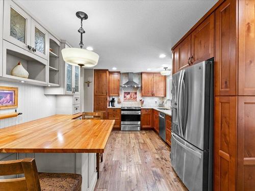 3532 Barney Road, West Kelowna, BC - Indoor Photo Showing Kitchen With Stainless Steel Kitchen