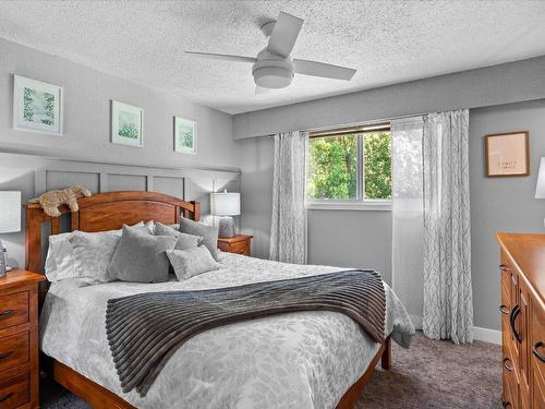 3532 Barney Road, West Kelowna, BC - Indoor Photo Showing Bedroom