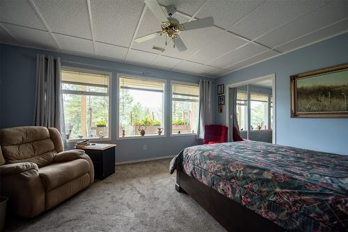 46 Farchant Way, Vernon, BC - Indoor Photo Showing Bedroom