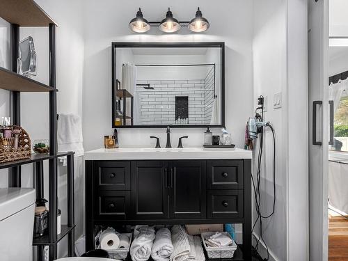 253 Royal Ave, Kamloops, BC - Indoor Photo Showing Bathroom