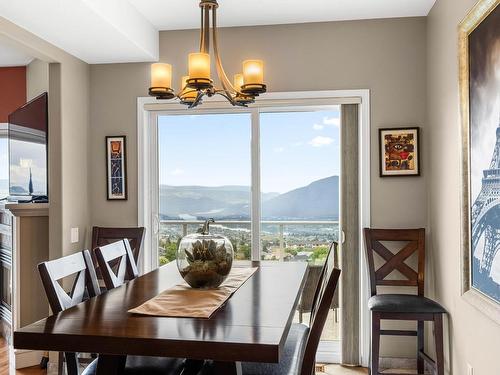 30-2365 Abbeyglen Way, Kamloops, BC - Indoor Photo Showing Dining Room