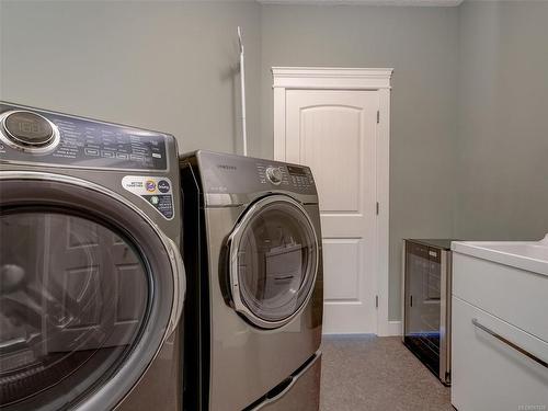 7288 Thelmita Pl, Sooke, BC - Indoor Photo Showing Laundry Room