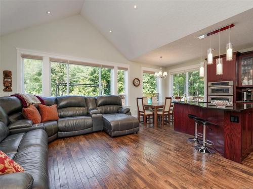 7288 Thelmita Pl, Sooke, BC - Indoor Photo Showing Living Room