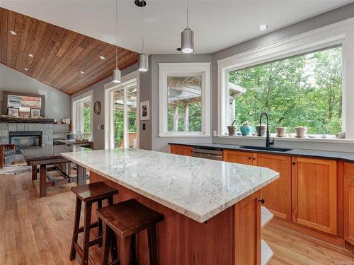 7288 Thelmita Pl, Sooke, BC - Indoor Photo Showing Kitchen