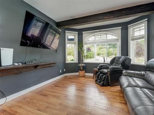 7288 Thelmita Pl, Sooke, BC - Indoor Photo Showing Living Room