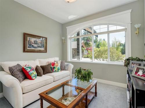 7288 Thelmita Pl, Sooke, BC - Indoor Photo Showing Living Room