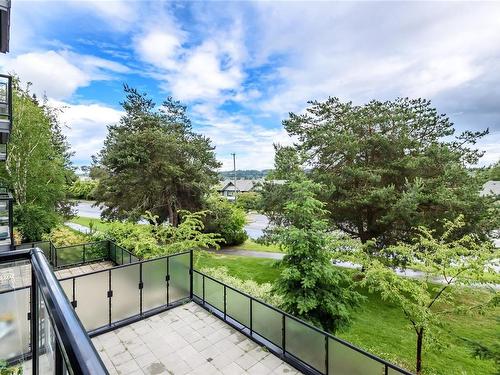 205-3070 Kilpatrick Ave, Courtenay, BC - Outdoor With Balcony