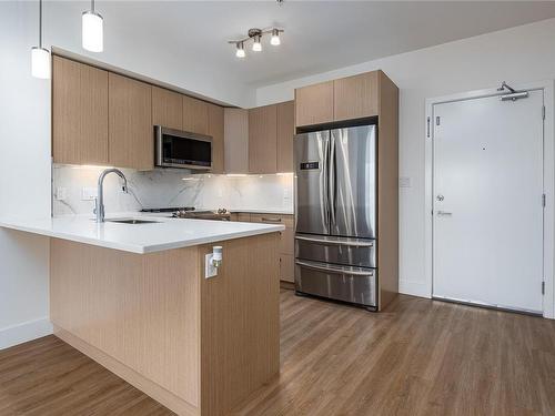 205-3070 Kilpatrick Ave, Courtenay, BC - Indoor Photo Showing Kitchen With Upgraded Kitchen