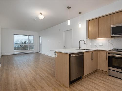 205-3070 Kilpatrick Ave, Courtenay, BC - Indoor Photo Showing Kitchen