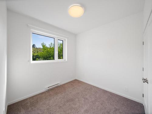 680 Monarch Drive, Kamloops, BC - Indoor Photo Showing Other Room