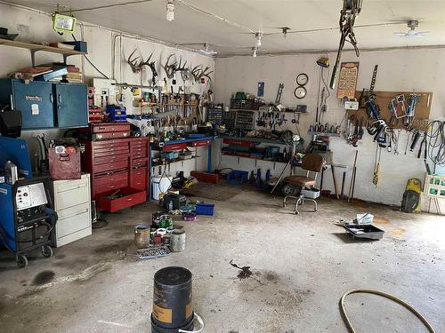 267 Muriel Lake Road, District Of Kenora, ON - Indoor Photo Showing Garage