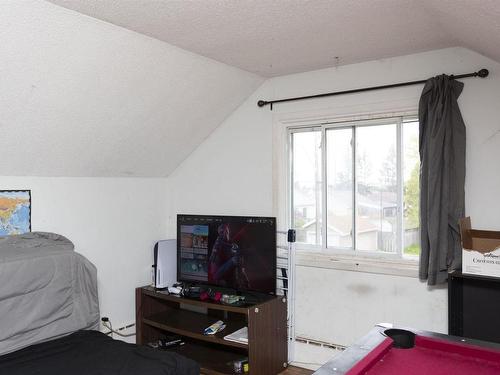 12 Gordon Avenue, Thunder Bay, ON - Indoor Photo Showing Bedroom