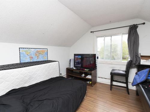 12 Gordon Avenue, Thunder Bay, ON - Indoor Photo Showing Bedroom