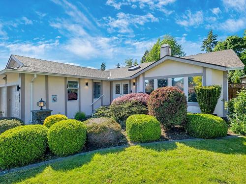 828 Royal Wood Pl, Saanich, BC 