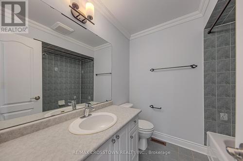 7 Auraglen Street, Richmond Hill, ON - Indoor Photo Showing Bathroom