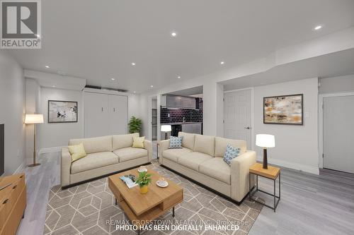 7 Auraglen Street, Richmond Hill, ON - Indoor Photo Showing Living Room