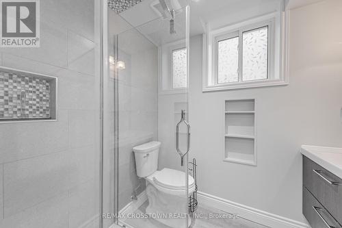 7 Auraglen Street, Richmond Hill, ON - Indoor Photo Showing Bathroom