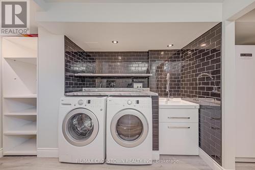 7 Auraglen Street, Richmond Hill, ON - Indoor Photo Showing Laundry Room