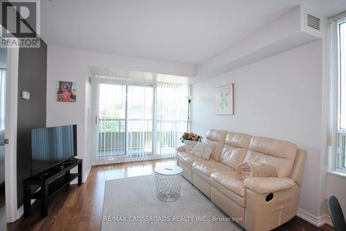 503 - 68 Grangeway Avenue, Toronto, ON - Indoor Photo Showing Living Room