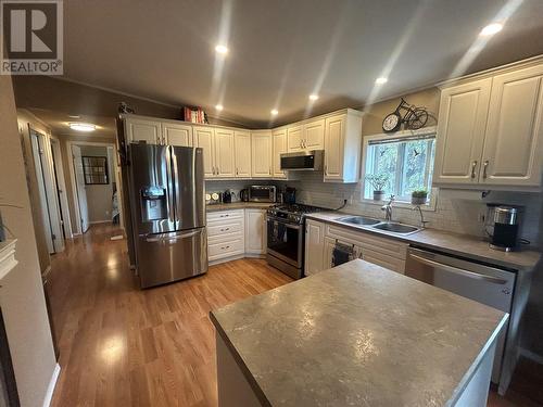 12022 Pretty Road Unit# 39, Lake Country, BC - Indoor Photo Showing Kitchen With Double Sink