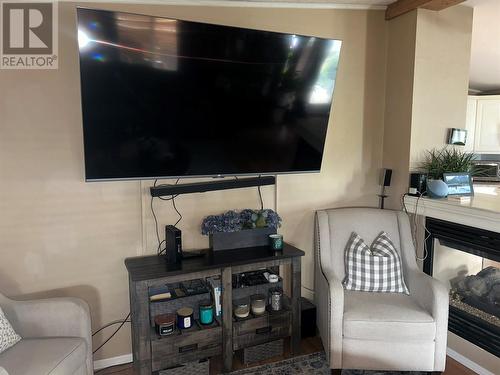 12022 Pretty Road Unit# 39, Lake Country, BC - Indoor Photo Showing Living Room