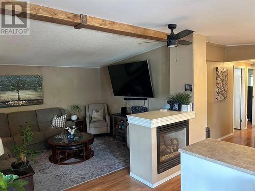 12022 Pretty Road Unit# 39, Lake Country, BC - Indoor Photo Showing Living Room With Fireplace