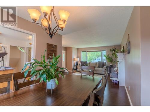 2982 Berwick Drive, Prince George, BC - Indoor Photo Showing Dining Room