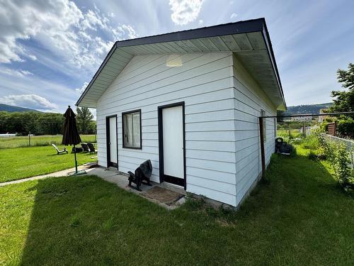 7591 17Th Street, Grand Forks, BC - Outdoor With Exterior