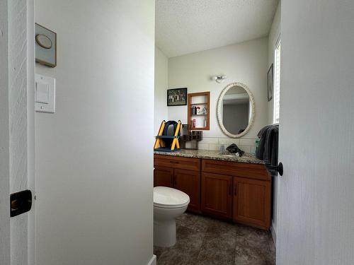 7591 17Th Street, Grand Forks, BC - Indoor Photo Showing Bathroom