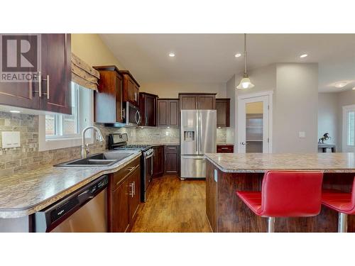 8300 Gallagher Lake Frontage Road Unit# 89, Oliver, BC - Indoor Photo Showing Kitchen With Stainless Steel Kitchen With Double Sink With Upgraded Kitchen