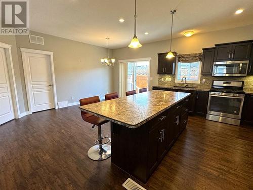 8300 Gallagher Lake Frontage Road Unit# 89, Oliver, BC - Indoor Photo Showing Kitchen With Stainless Steel Kitchen With Double Sink