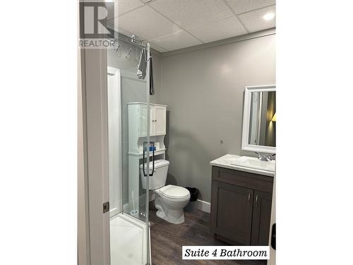 73 Taren Drive, Clearwater, BC - Indoor Photo Showing Bathroom