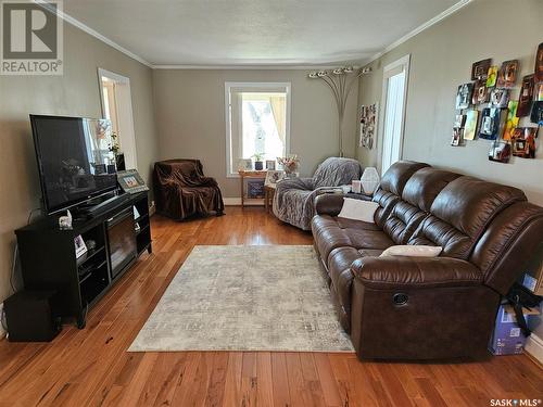 428 Fairford Street E, Moose Jaw, SK - Indoor Photo Showing Living Room